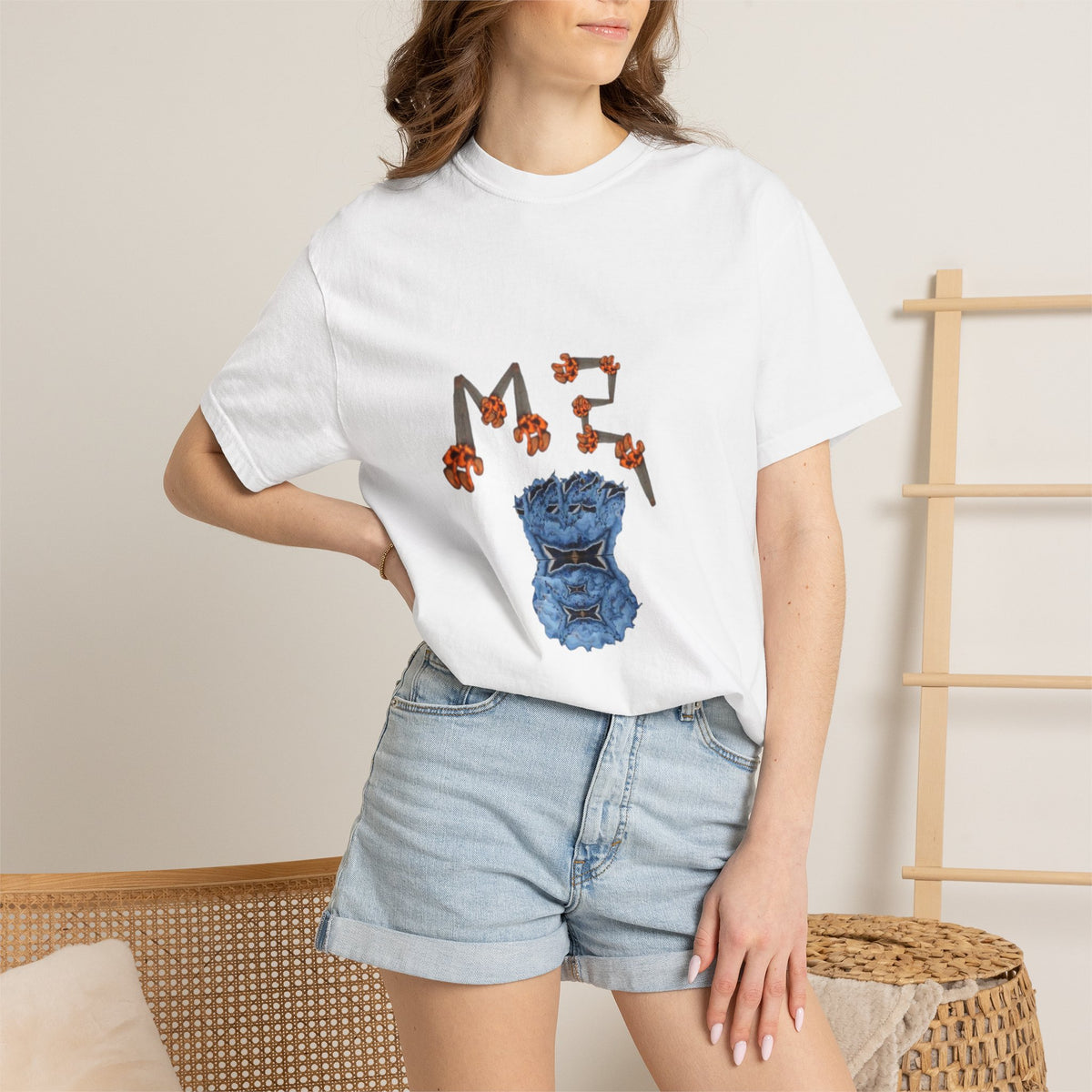 T-shirt Urban – Grafica blu e arancio